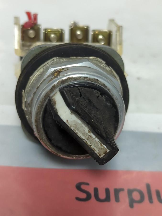 Used ALLEN BRADLEY,800T-H2,SERIES T SELECTOR SWITCH PRE-OWNED