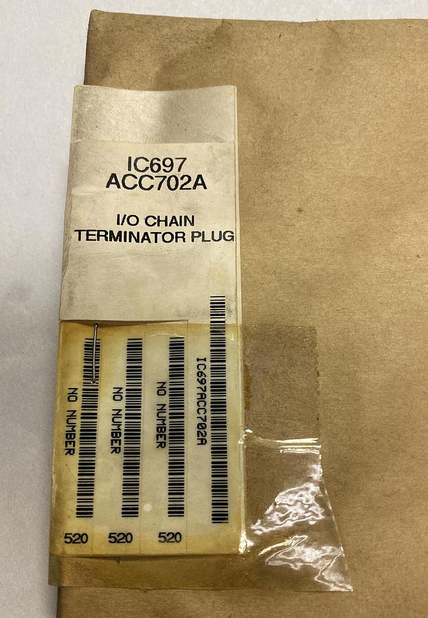 Used GE FANUC,IC697ACC702,I/O TERMINATOR PLUG NEW