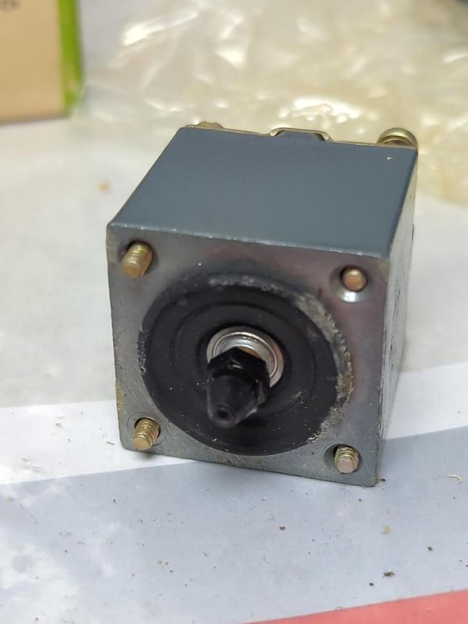 ALLEN BRADLEY,Z-13948,PUSH ROLLER HEAD TYPE D NOS