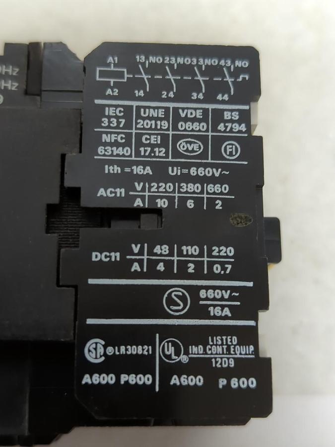 AGUT,RL4.a-40,CONTACTOR 120V 60HZ NOS