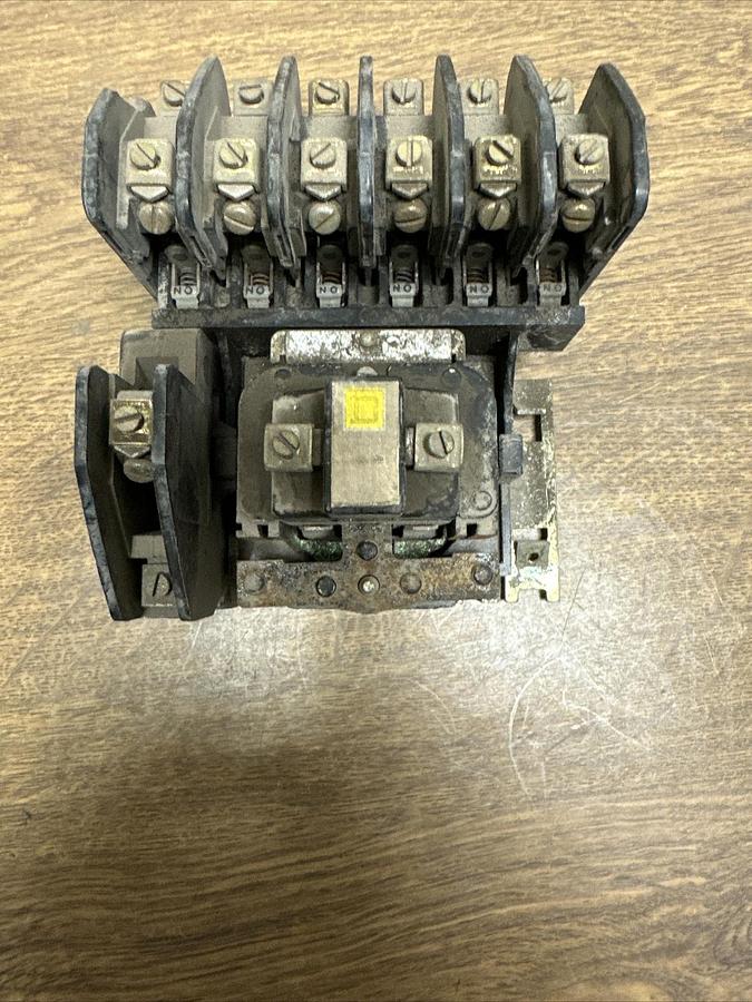 Used Square D,HO-80,6 Pole Contactor