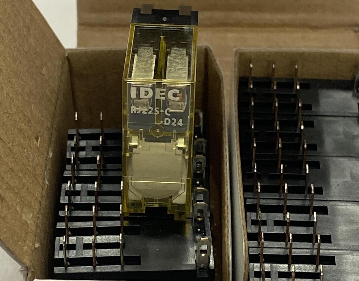 IDEC,RJ22S-C-D24,SLIM POWER RELAY LOT OF 9 NEW
