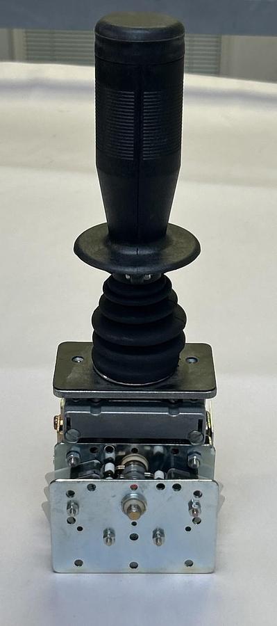 W GESSMANN,S2,JOYSTICK CONTROLLER 0613120-2 NOS