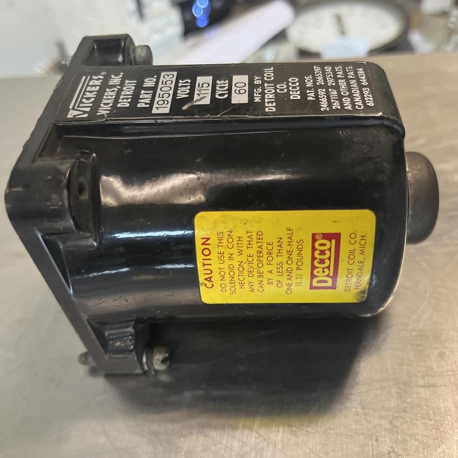 Used VICKERS DECCO,195053,OIL IMMERSED SOLENOID 115V 60Hz