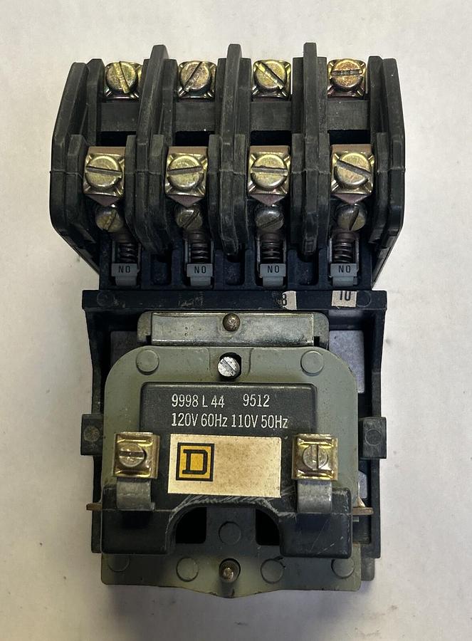 Used SQUARE D,8903L040,LIGHTING CONTACTOR