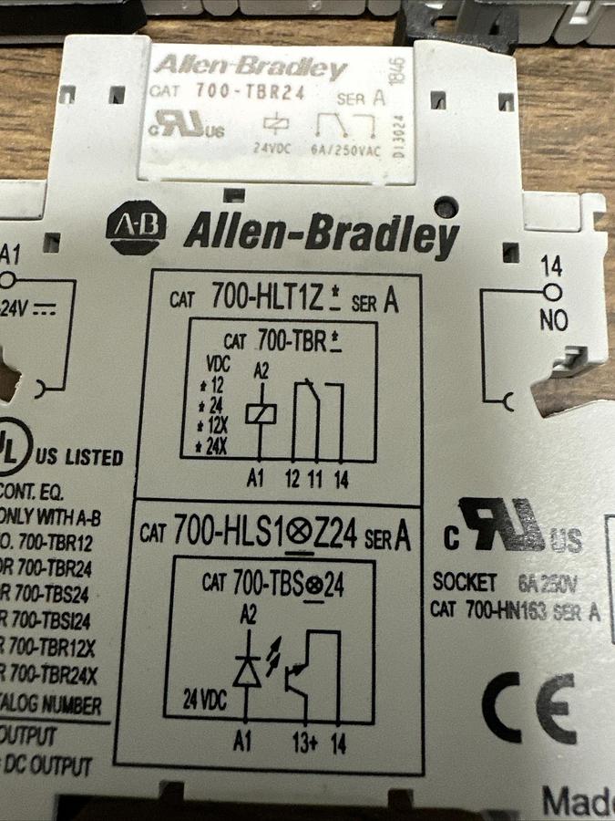 Allen Bradley,700-HLS1Z24,Relay Catalog LOT of 2