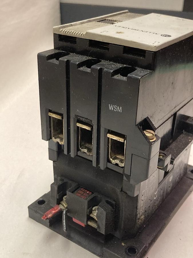Used Allen-Bradley,100-A75N*3,Contactor Ser C