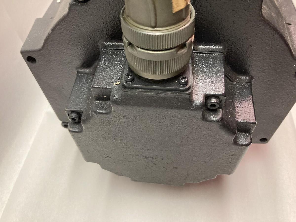 Used Yaskawa,USADED-22YRS11,Servo Motor with encoder UTMAN-B15ASB