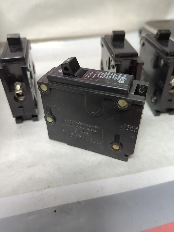 Used CUTLER-HAMMER,BR120,CIRCUIT BREAKER 20 AMP 1-POLE LOT OF 4 PRE-OWNED