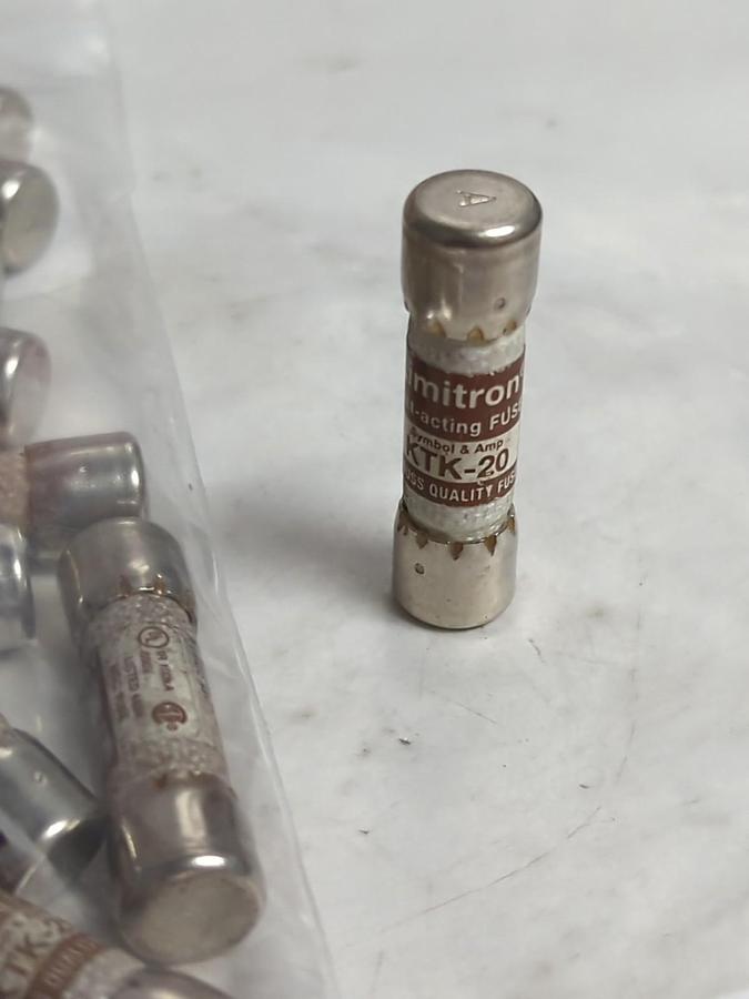 Used COOPER BUSSMANN,KTK-20,LIMITRON 20 AMP FUSE LOT OF 30 PRE-OWNED