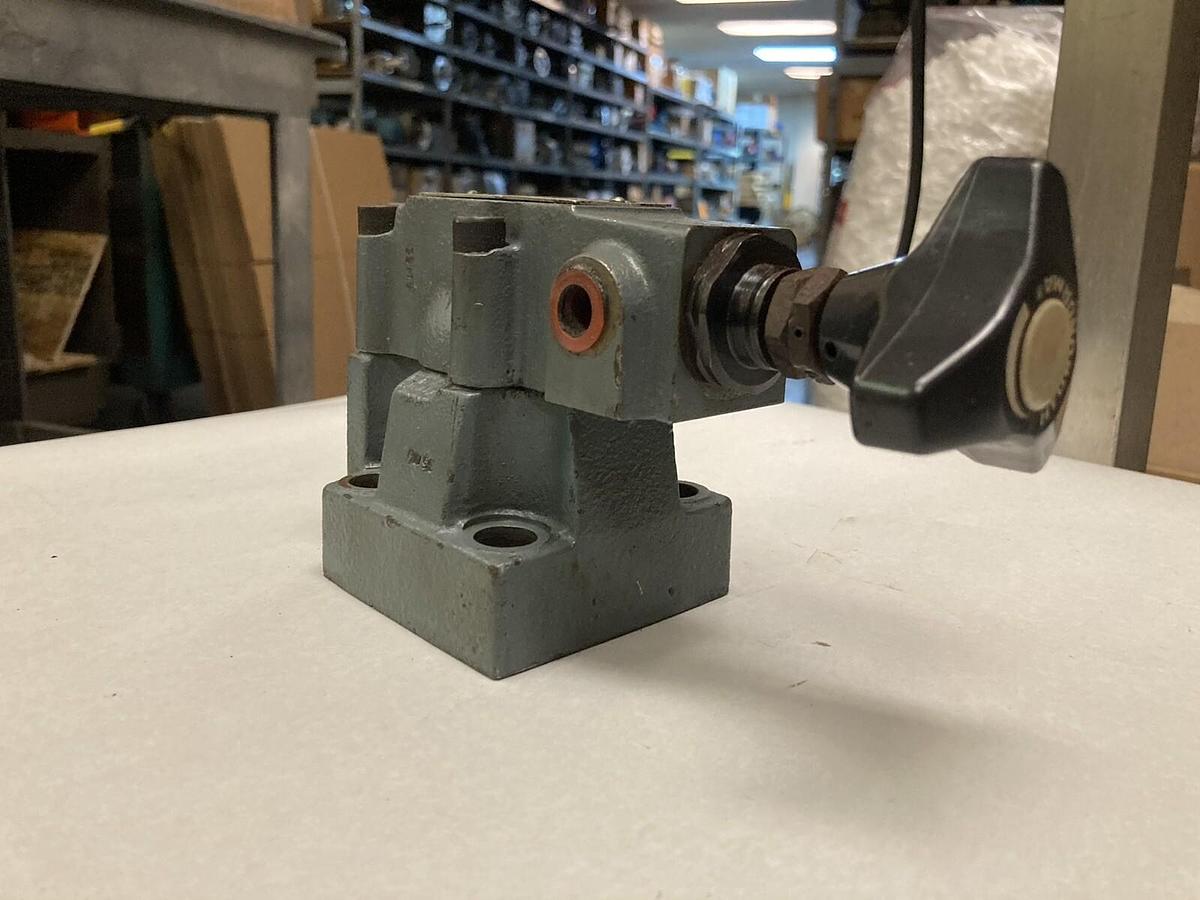 Used Rexroth,DB10-1-30/315UY/5,Hydraulic Relief Valve
