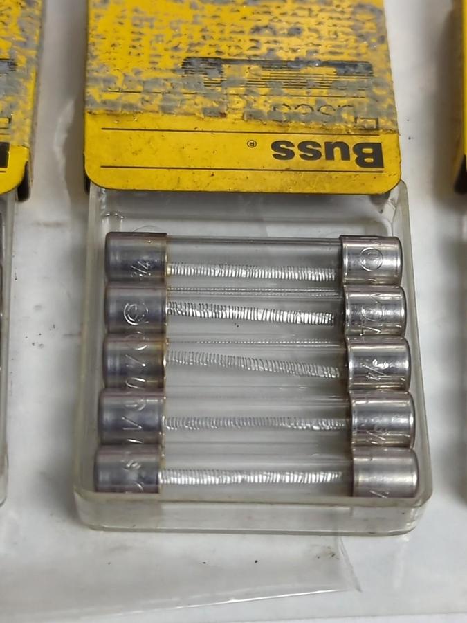 COOPER BUSSMANN,MDL-3/4,3/4 AMP FUSE LOT OF 21 NOS