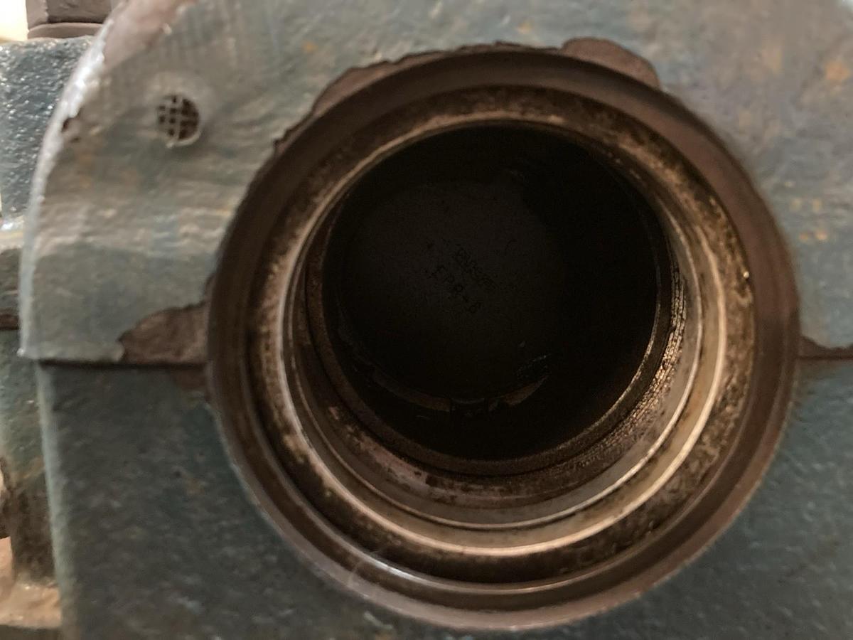 Used SKF,SAFS517048P,Pillow Block Bearing 3-1/2 Inch Bore