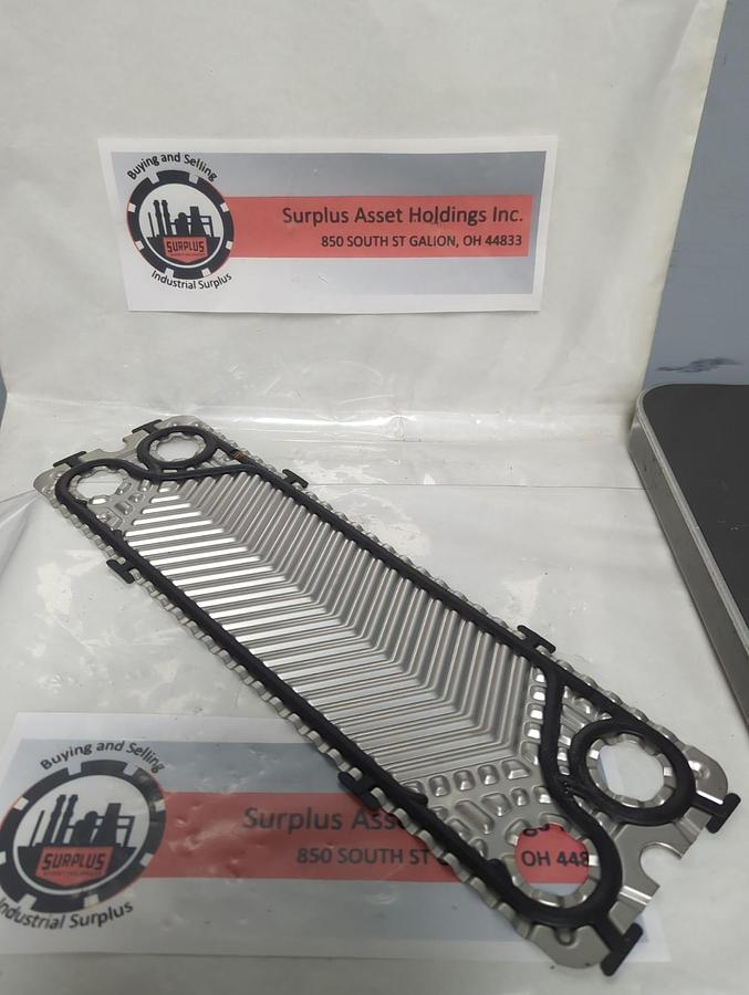 ALFA,S M3-2 A,HEAT EXCHANGE PLATE 17 INCH L X 5 INCH W 4-HOLE WITH GASKET NOS