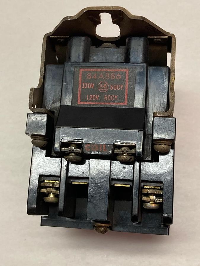 Used Allen Bradley,700-N200A1,AC Relay Ser B Bulletin 700 Type N 120V Coil