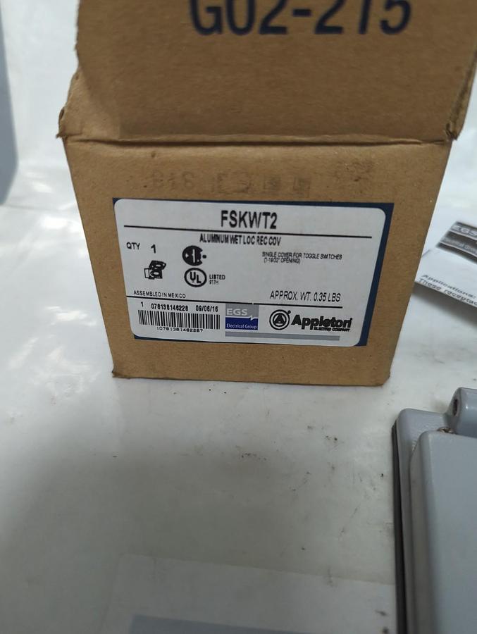 APPLETON,FSKWT2,SINGLE COVER FOR TOGGLE SWITCH 1-19/32 INCH OPENING NOS