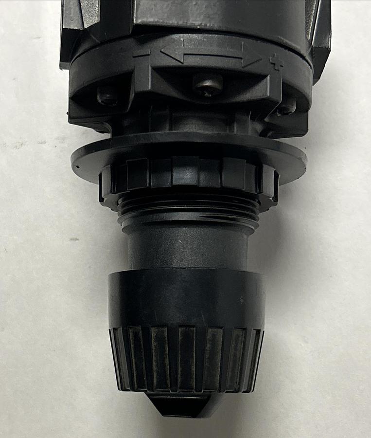 Used WILKERSON,R26-04-000,PNEUMATIC REGULATOR 1/2IN