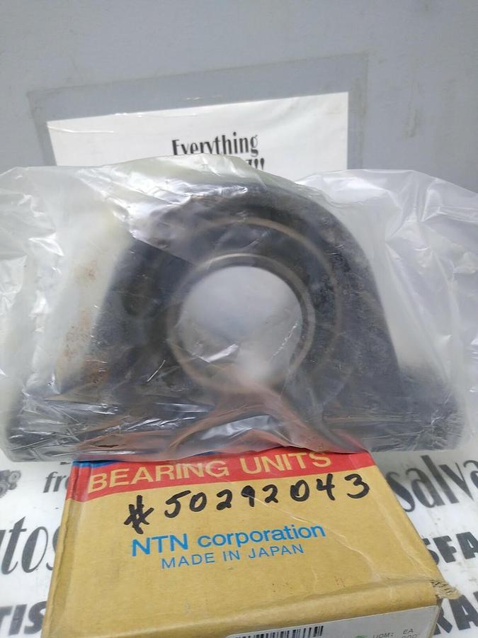 NTN,UCP-2.3/16,PILLOW BLOCK BEARING 2-3/16 INCH BORE NOS