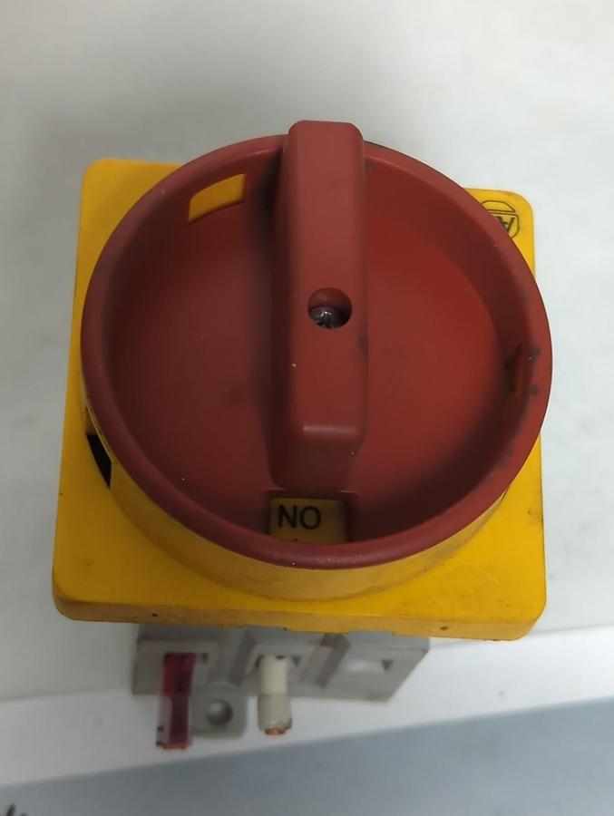 Used ALLEN BRADLEY,194E-E32-1753,SERIES B DISCONNECT SWITCH PRE-OWNED