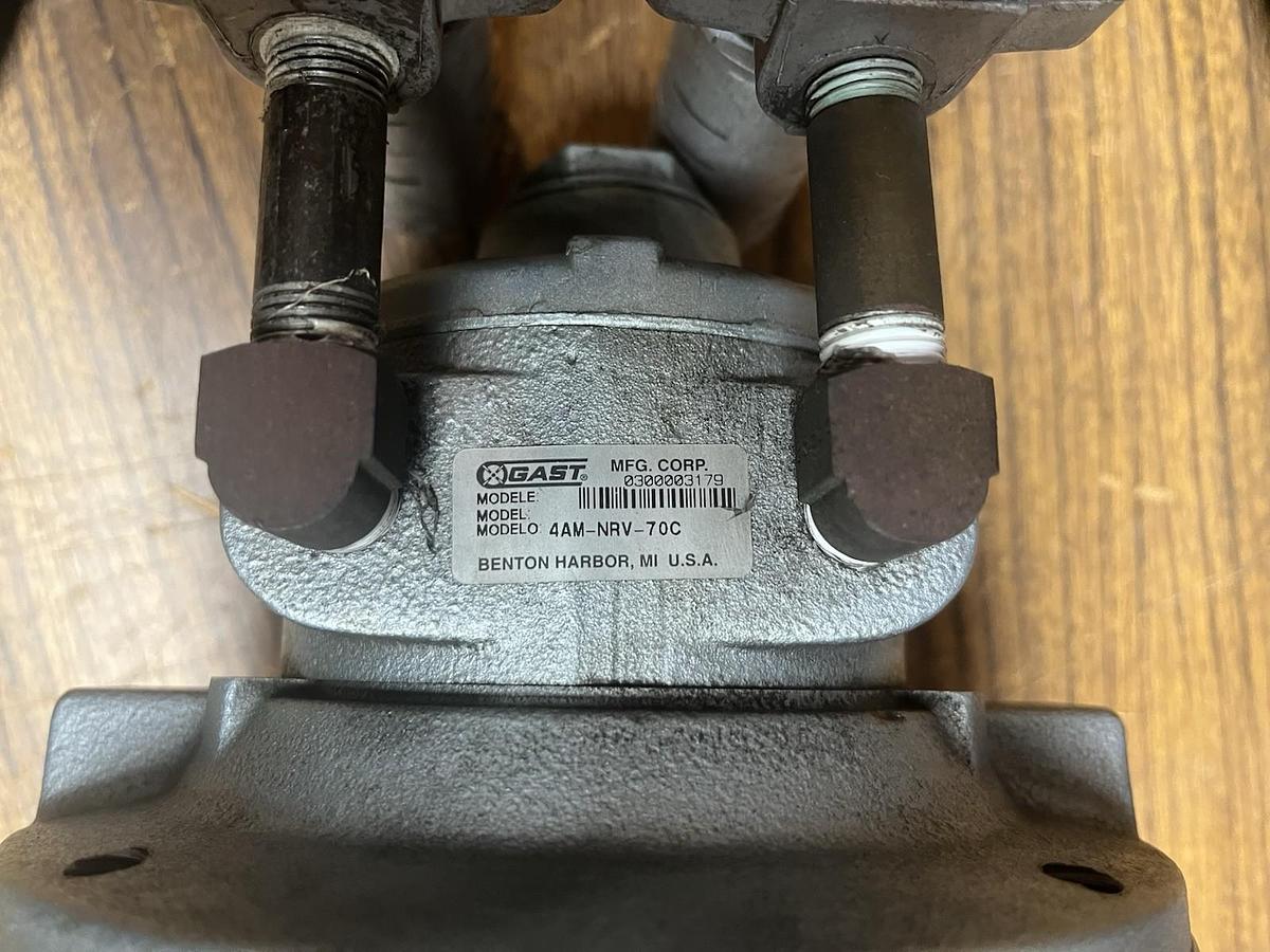 Used NEXEN,805900,SE-100-1 BORE .625 AIR CLUTCH BRAKE GAST 4AM-NRV-70C MOTOR