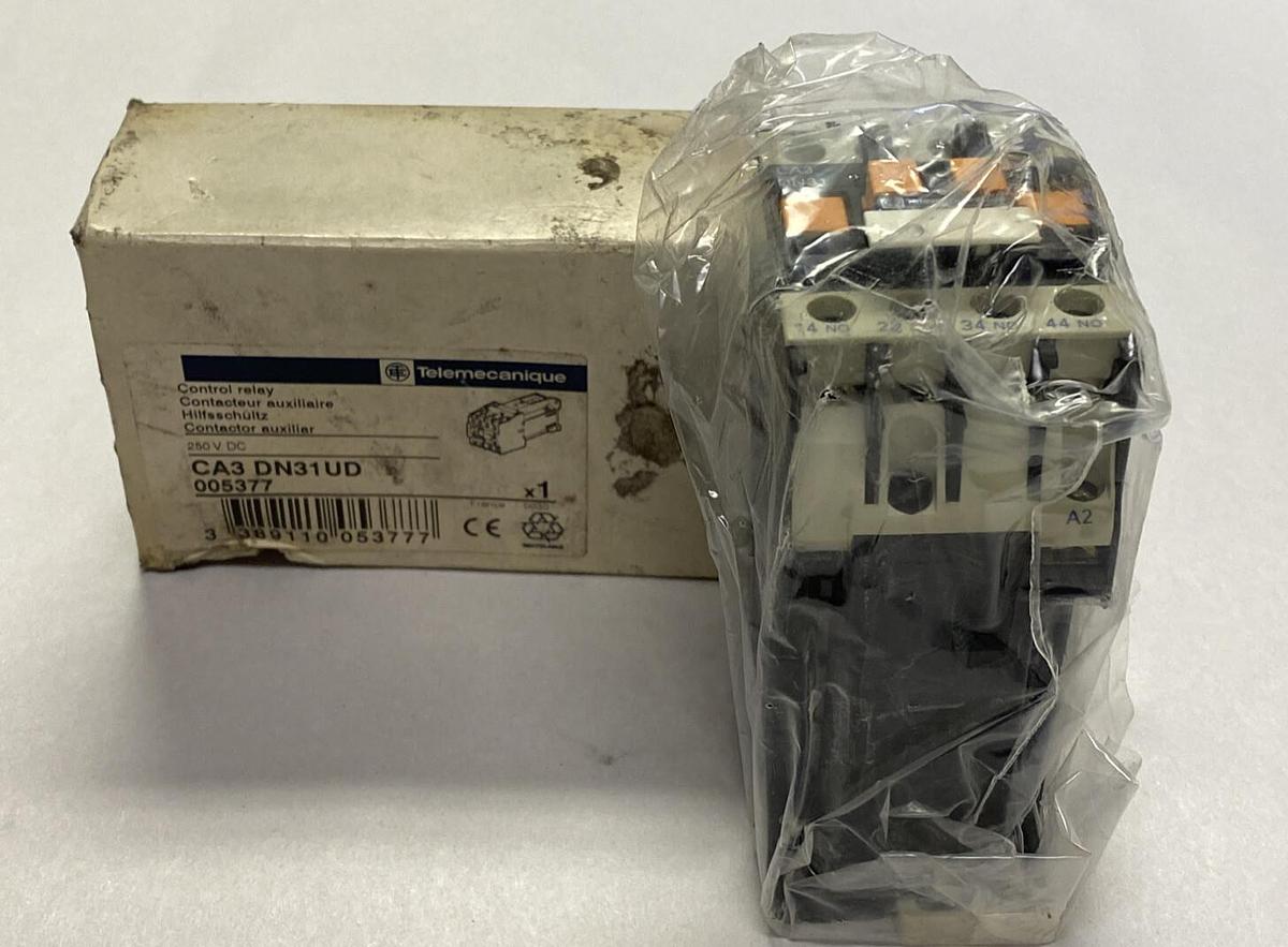 TELEMECANIQUE,CA3DN31UD,CONTROL RELAY NEW