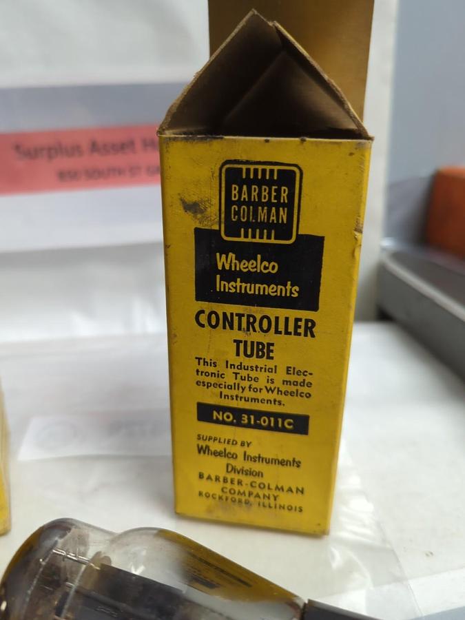 BARBER COLMAN,31-011C,CONTROLLER TUBE 5608A WHEELCO INTSTRUMENTS LOT OF 2 NOS