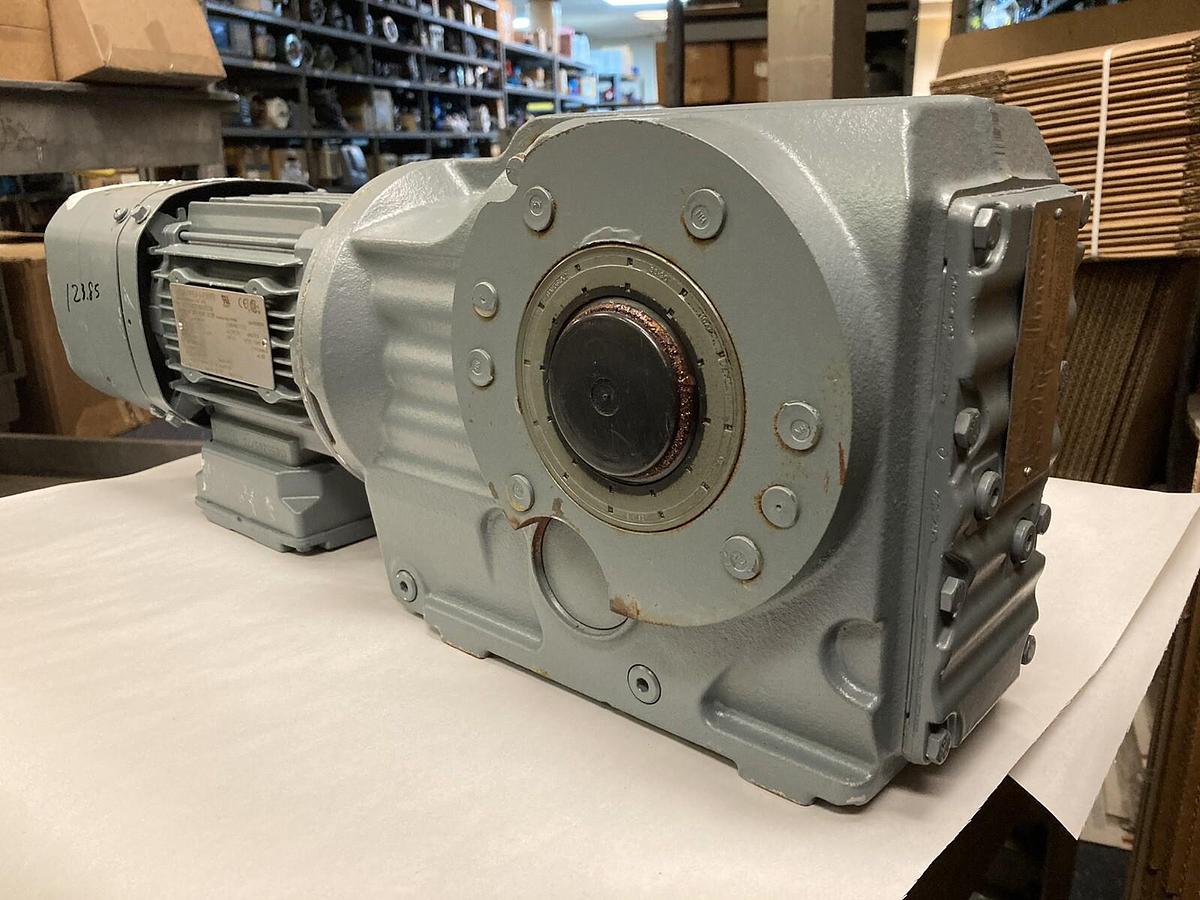 Sew Eurodrive,KA57/TDRS71M4,Gearmotor 3/4 HP  1690/14 RPM  Ratio 123.85