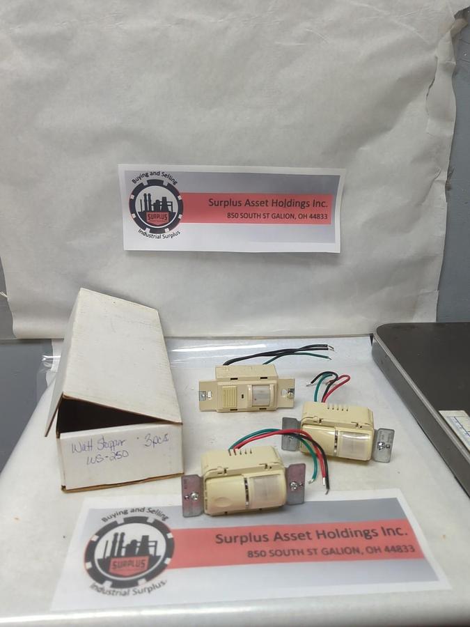 Used WATT STOPPER,WS-250,PIR WALL SWITCH OCCUPANCY SENSOR 120VAC 800W  LOT OF 3 USED