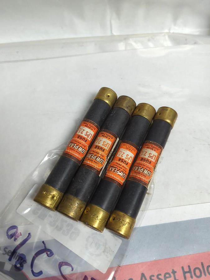 Used COOPER BUSSMANN,LPS-2-8/10,LOW-PEAK 9 AMP FUSE LOT OF 4 PRE-OWNED