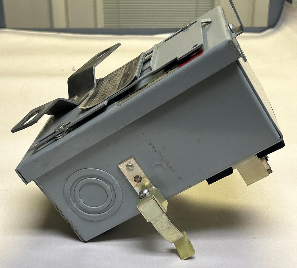 GENERAL ELECTRIC,DFPTQLX4,DISCONNECT SWITCH 15-50AMP 240VAC NOS