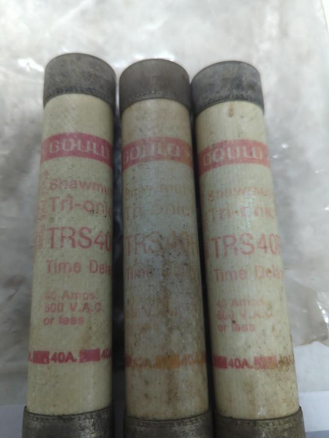 Used GOULD SHAWMUT,TRS-40R,TRI-ONIC 40 AMP FUSE LOT OF 3 PRE-OWNED