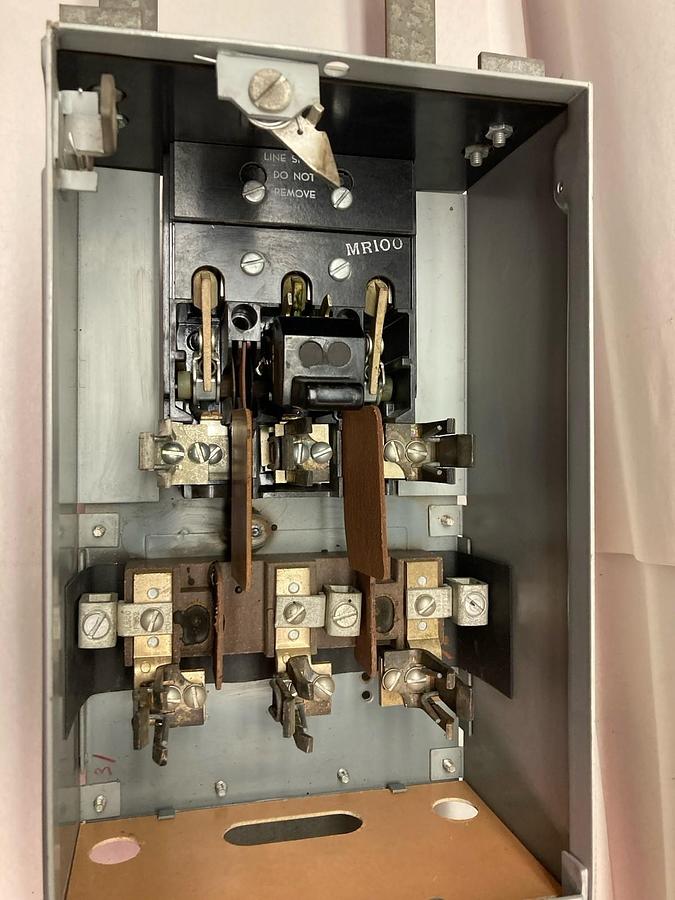 Used General Electric,DD3S3363,QMR Panel Switch 100A 600Vac