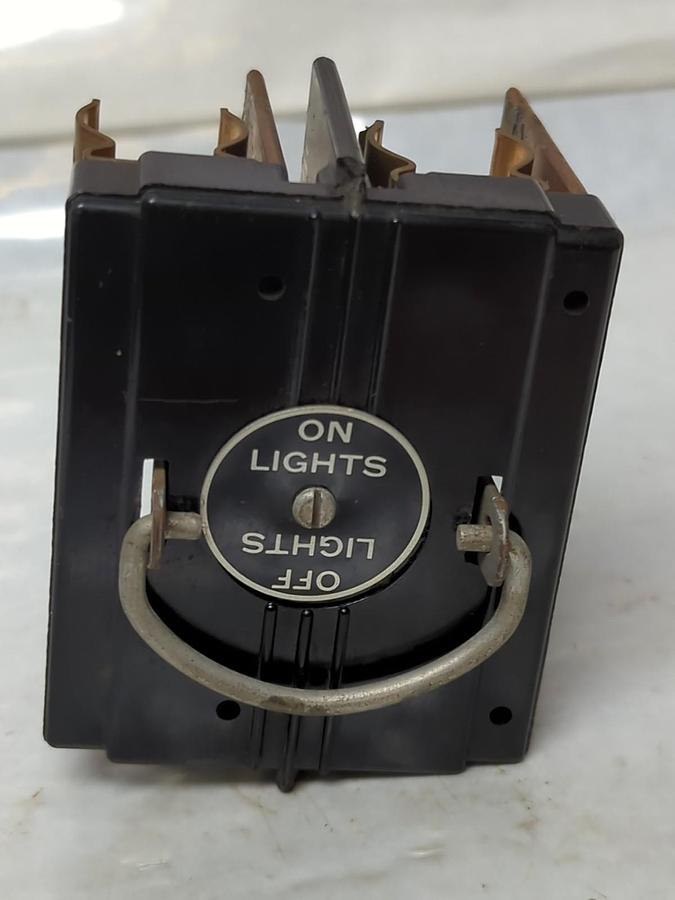 ILSCO,C-15,MAIN FUSE PULL-OUT PRE-OWNED