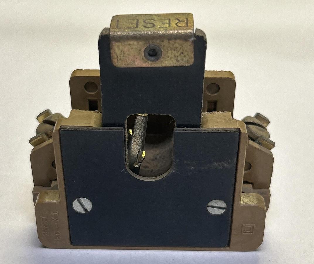 Used SQUARE D,2037-B6-X2,RESET TRIP