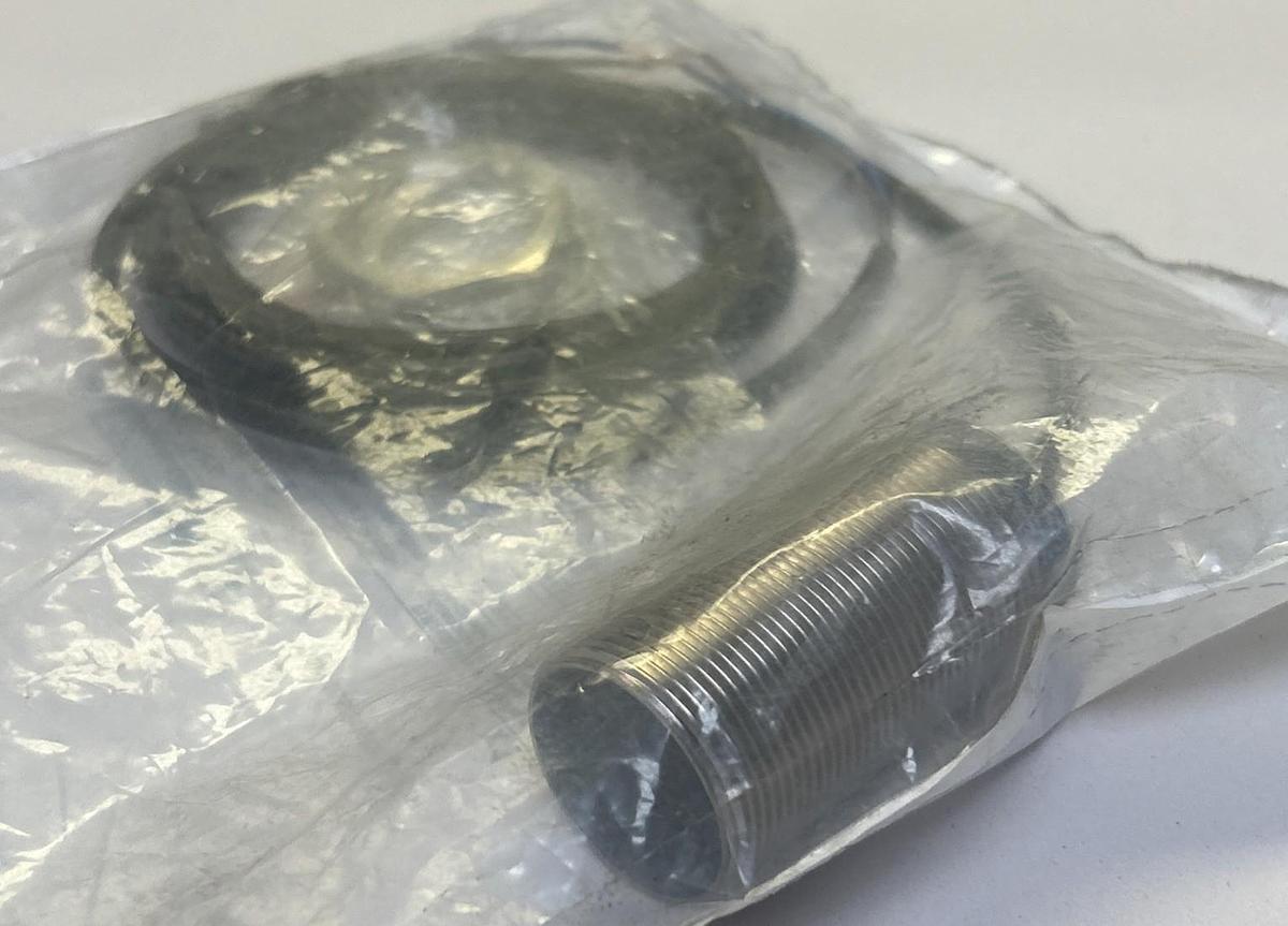 Used TELEMECANIQUE,XS630B1MAL2,PROXIMITY SENSOR NEW