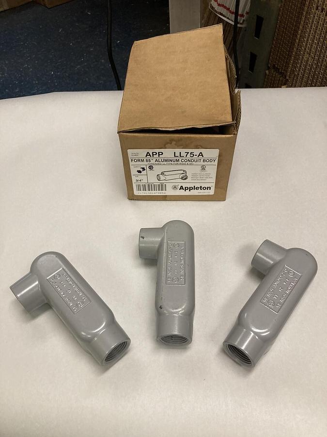 Appleton,LL75-A,3/4 Inch Aluminum Type LL Conduit Outlet Body LOT OF 3