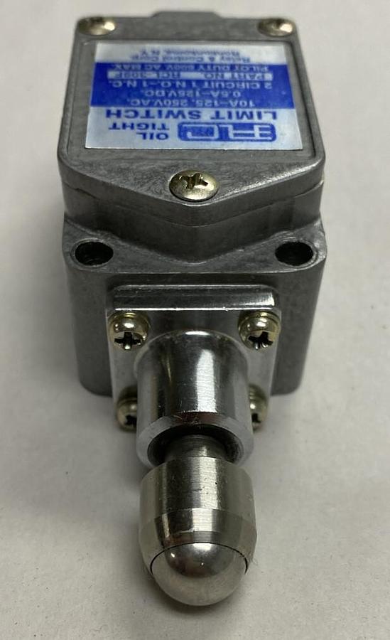 Used Relay and Control,RCL-309F,Oiltight Limit Switch NOS