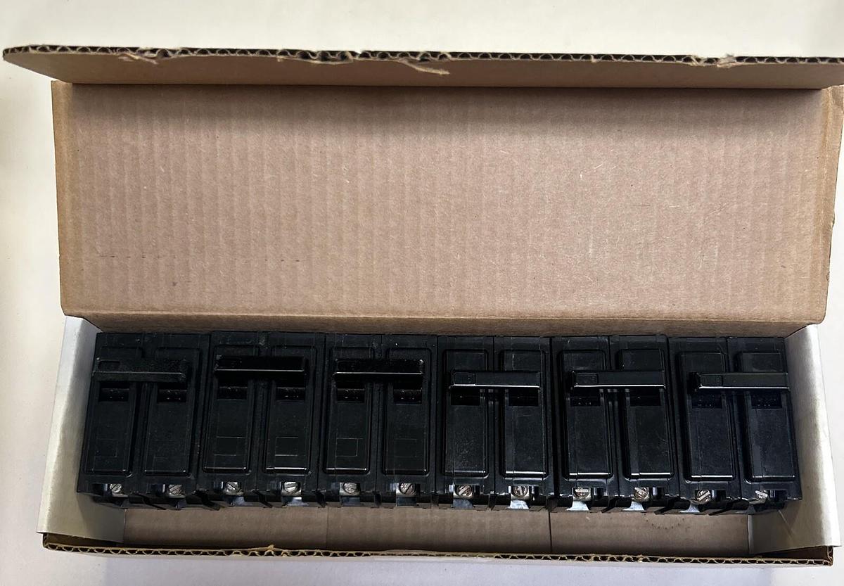 SIEMENS ITE,QP2-B015,CIRCUIT BREAKER 15A 120/240V 2P LOT OF 6 NOS