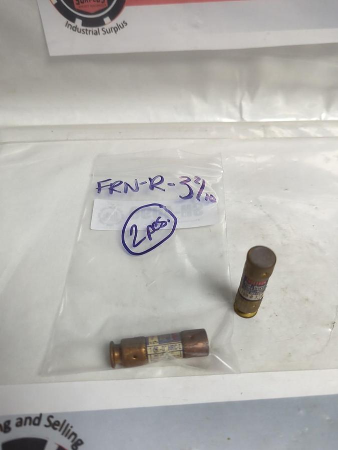 Used COOPER BUSSMANN,FRN-R-3-2/10,FUSETRON 3-2/10 AMP FUSE LOT OF 2 PRE-OWNED