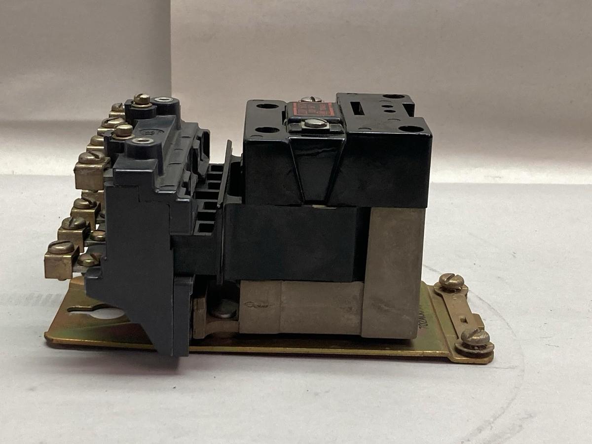Used Allen-Bradley,702AOD93,Magnetic Contactor 110/120V 50/60Cy