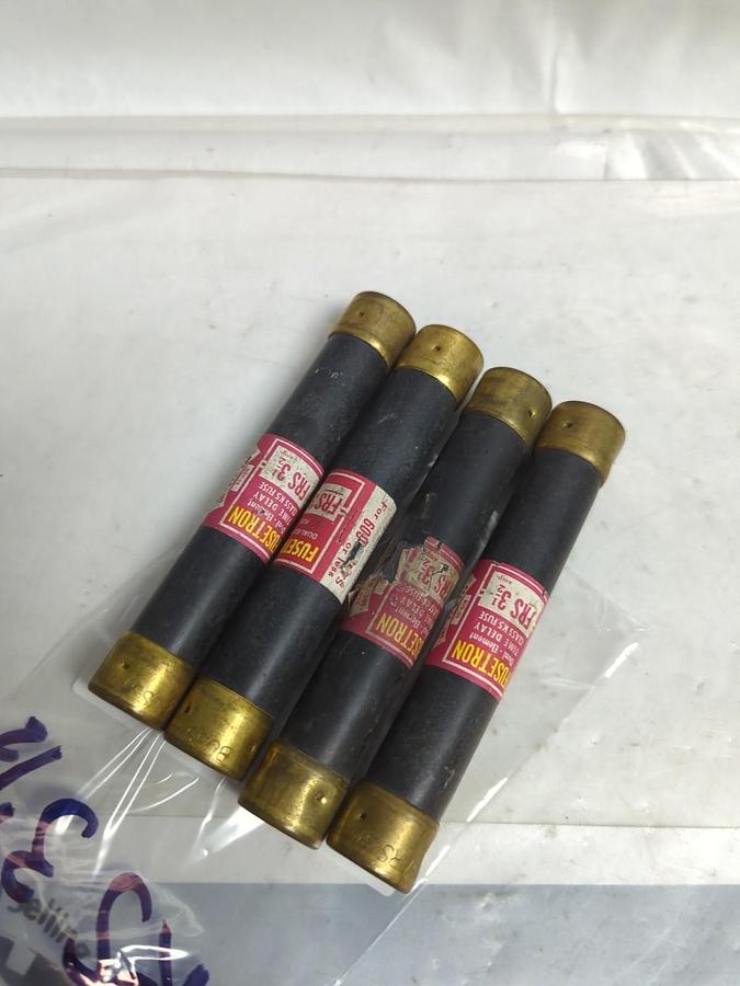 Used COOPER BUSSMANN,FRS-3-1/2,FUSETRON 3-1/2 AMP FUSE LOT OF 4 PRE-OWNED