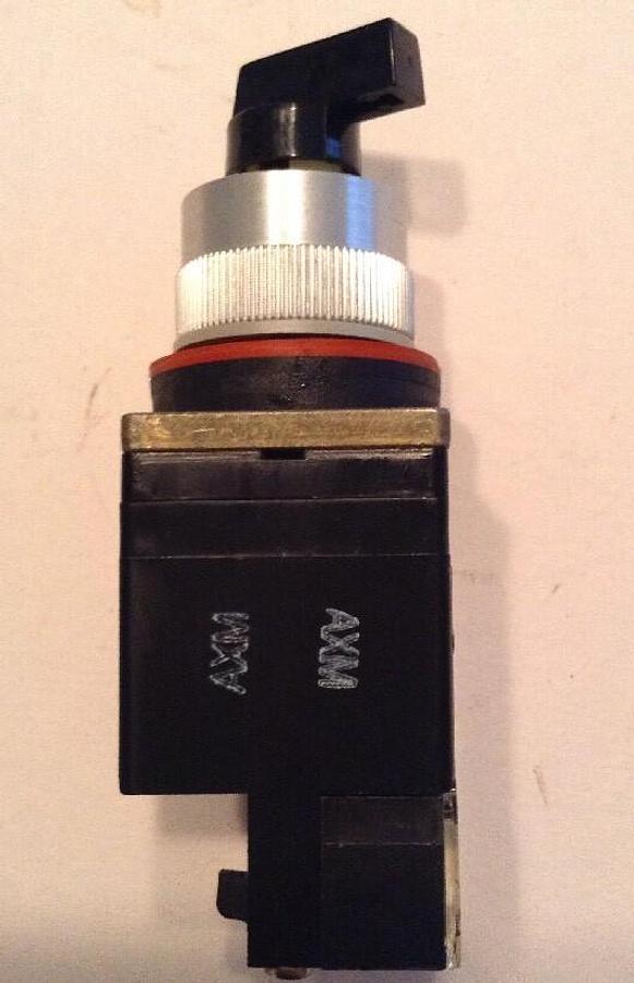 Allen-Bradley,800MR-JH2BLA,3 Position Round Selector Switch Black Knob