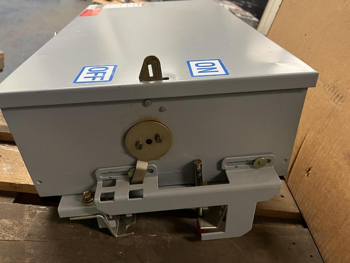 CUTLER HAMMER,P3F361R,FUSIBLE BUSWAY SWITCH BUS PLUG 30A 600V