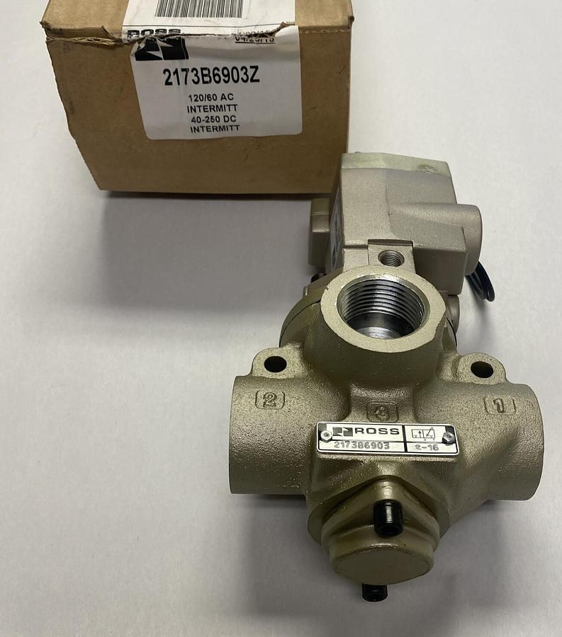 Used ROSS,2173B6903Z,DIRECTIONAL CONTROL VALVE NEW