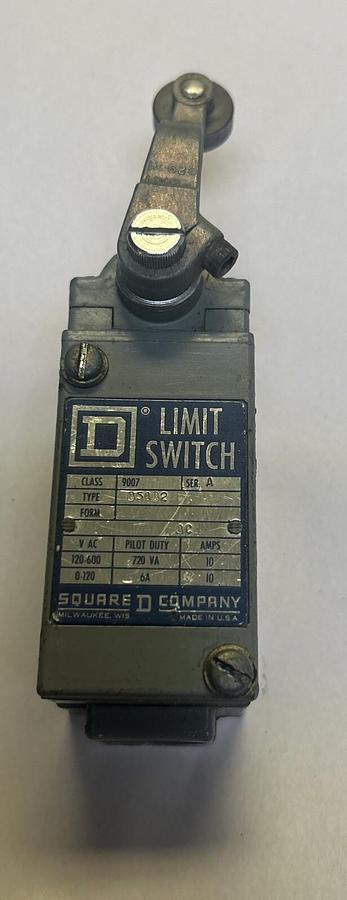 Used SQUARE D,9007B54B2,LIMIT SWITCH