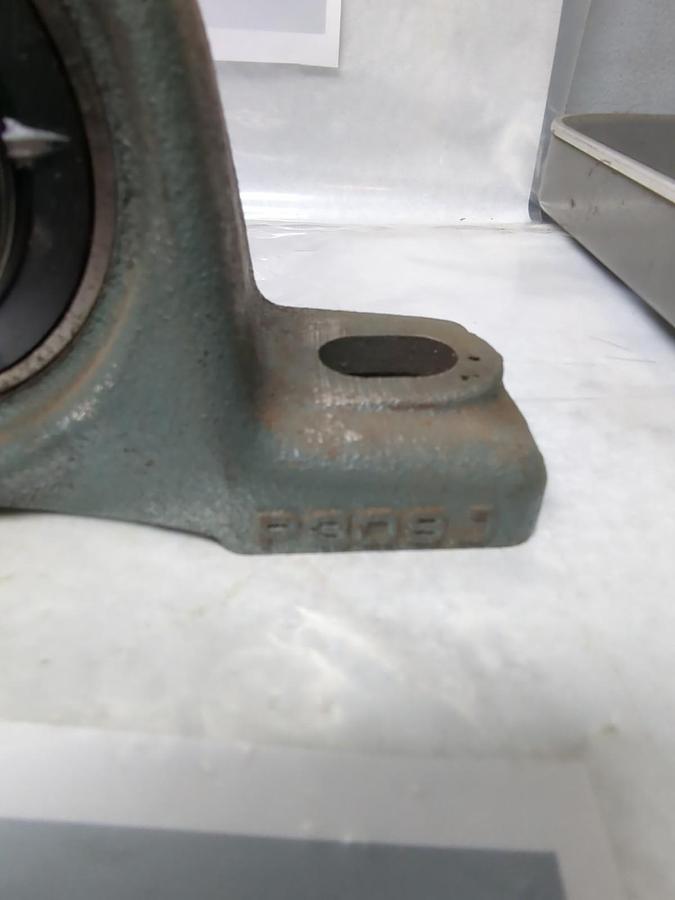 Used NTN,UL309-III,PILLOW BLOCK BEARING 2-BOLT BASE P309J PRE-OWNED