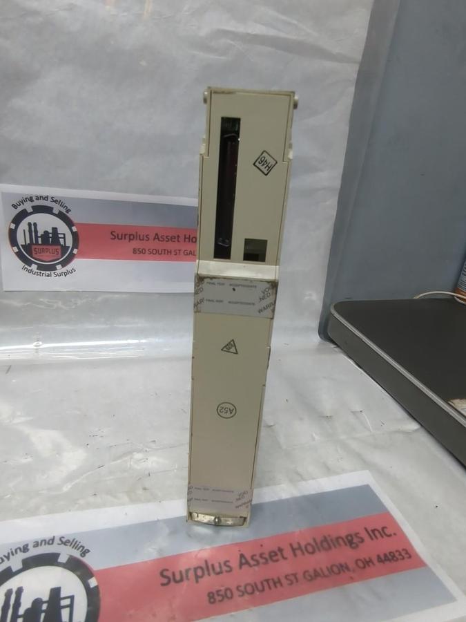 Used SCHNEIDER AUTOMATION,140 DRC 830 00,TSX QUANTUM OUTPUT MODULE USED