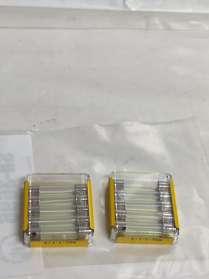 COOPER BUSSMANN,MDL-1-1/2,GLASS FUSE LOT OF 10 PCS NOS