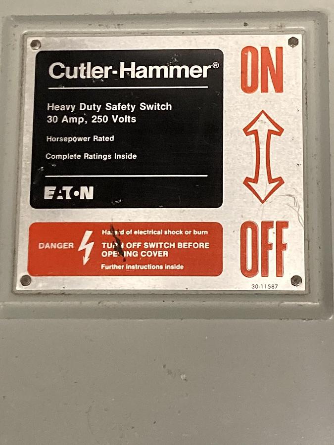 Cutler-Hammer,DH321FDK,Heavy Duty Saftey Switch  30A  3 Pole Type 12  3R