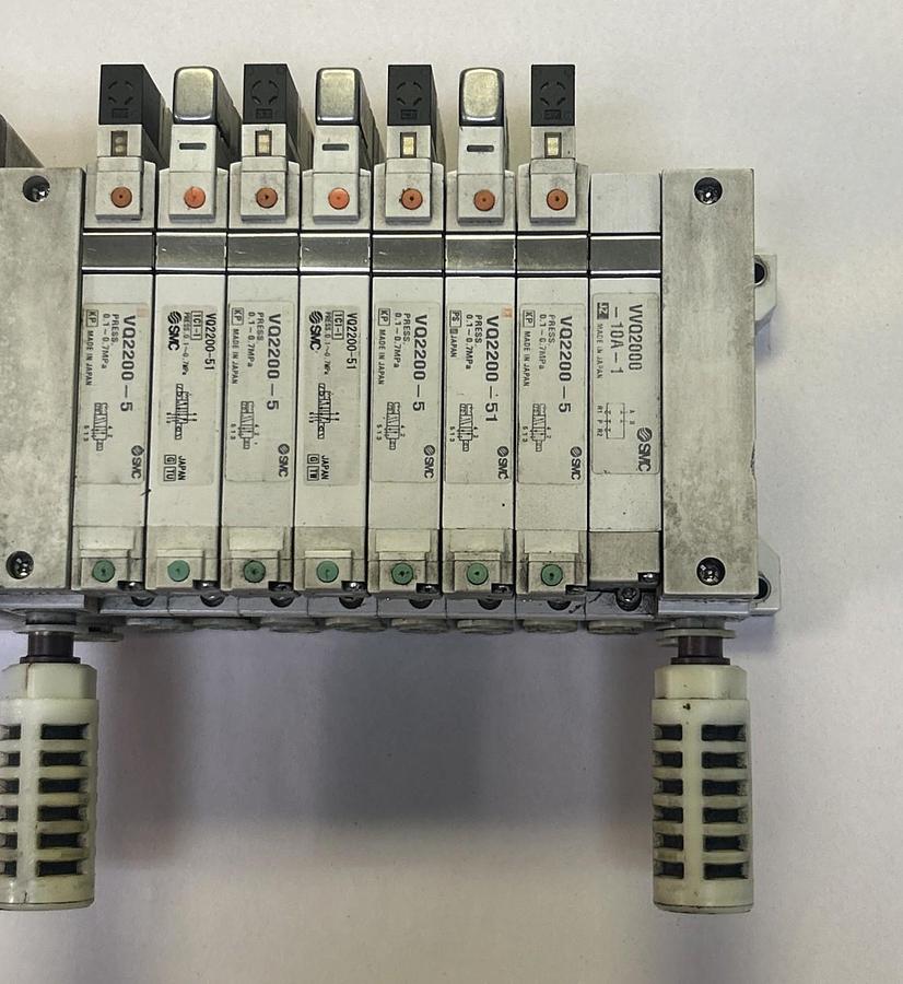 Used SMC,VVQ2000-10A-1,SOLENOID VALVE ASSEMBLY VQ2200-5 VQ2200-51